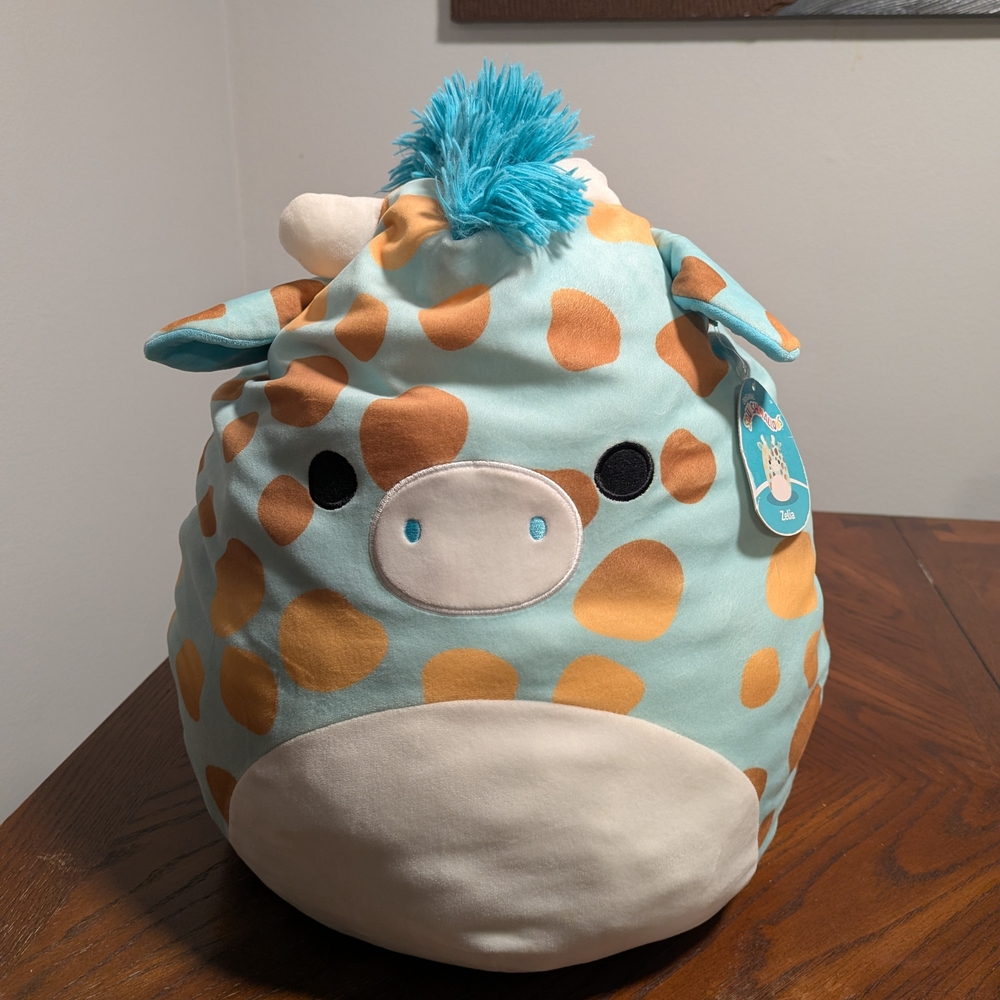 Squishmallows Zelia The Giraffe. NWT. Teal With Gold Polka Dots. 16"